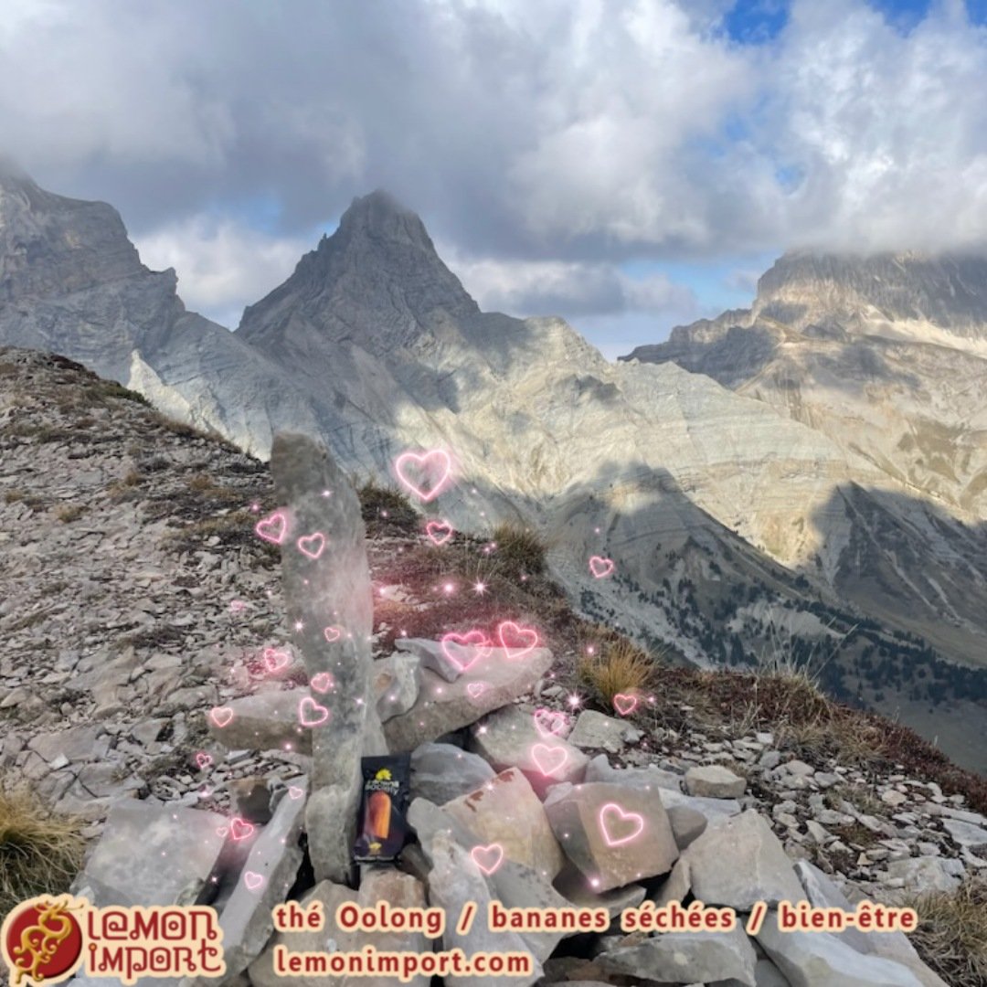 lemonimport's tweet image. #NosClientsLeDisent
Diététique &amp;amp; gourmandise : Carburez aux Bananes Séchées au chocolat noir durant vos randos en montagne !
Ici à la Tête des #Ormans (2140m), massif du #Devoluy.
Dites-nous comment vs aimez utiliser nos produits, ça ns aide bcp à faire connaître notre gamme.