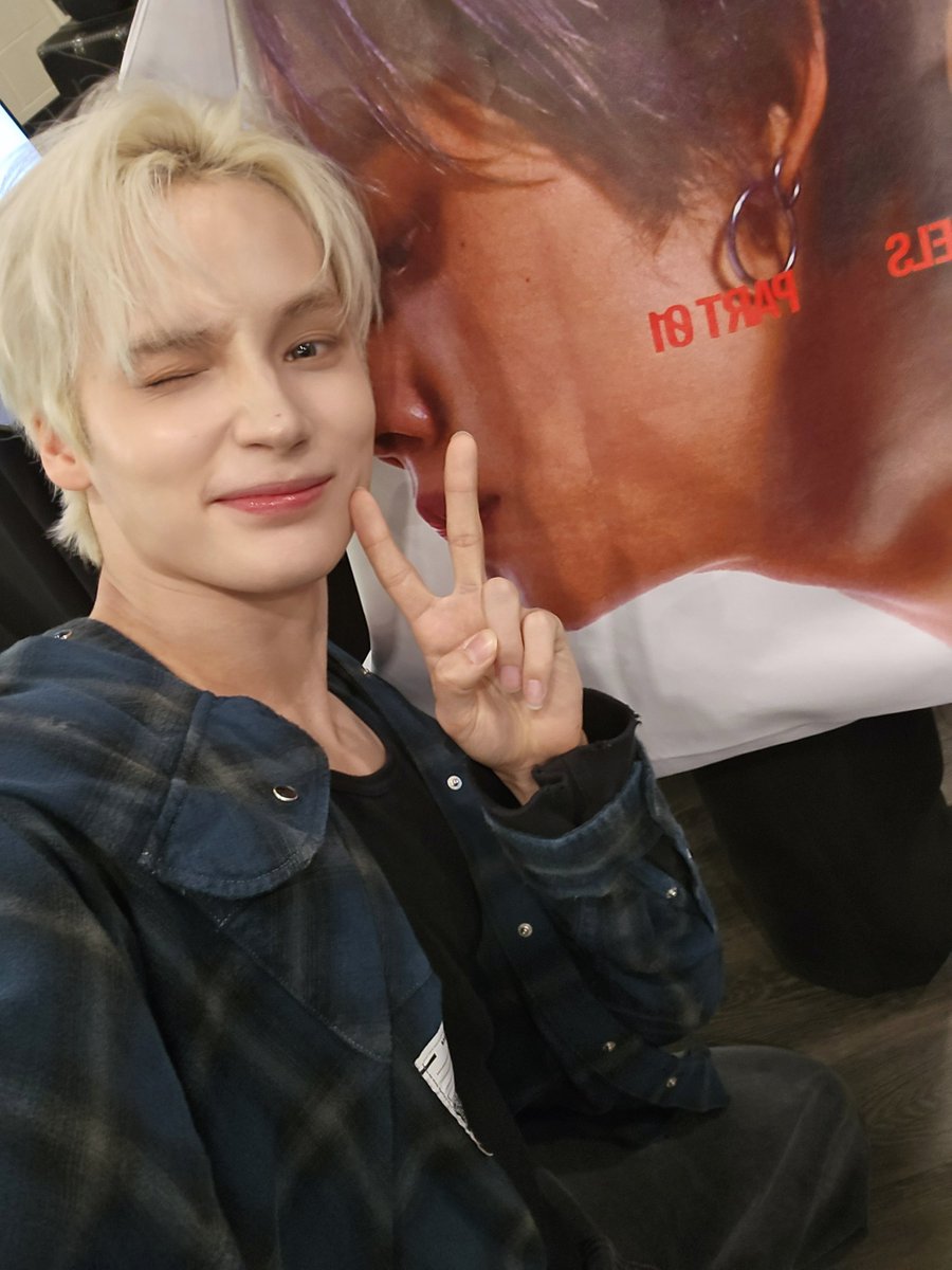 HNKMEDIA's tweet photo. #HUENINGKAI weverse post https://t.co/d1z91a9Tj8