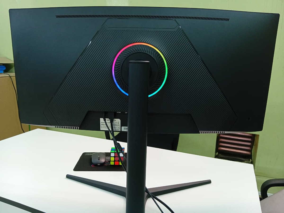 js_ltd's tweet image. Weekend’s here 😎
Time to let the setup shine.
Visit 👉 jsnova.co for more 🔥

#FridayVibes #JSNova #AURENSeries #WeekendMode