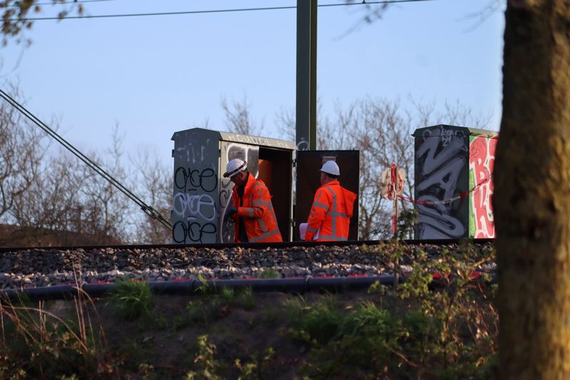 OVnieuwsINFO's tweet image. Van 7 tot 9 november veel werk aan het spoor rond Rotterdam en Den Haag - treineninnederland.nl/2025-10-30_Vee…

#Werkzaamheden #Spoor #Rotterdam #DenHaag #Gouda #Delft #Zwijndrecht #ProRail #NS #Treinennieuws #Nieuws #OVnieuws #OpenbaarVervoer #Treinleven