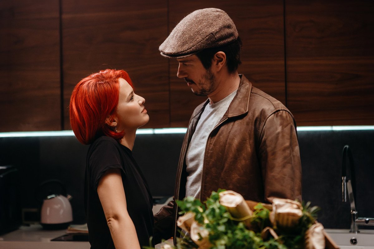 Shadow_Kissed1's tweet photo. #МайорГромСериал подал признаки жизни! Презентация проекта пройдёт 14 декабря на #ComicConИгромир, а премьера состоится когда-нибудь в 2026 году на #КИНОПОИСК под названием #МайорГромИграПротивПравил. Похоже Кинематографическая вселенная #BUBBLEStudios избрала путь #DCEU 😳😉🤔 https://t.co/VldfxevQwT