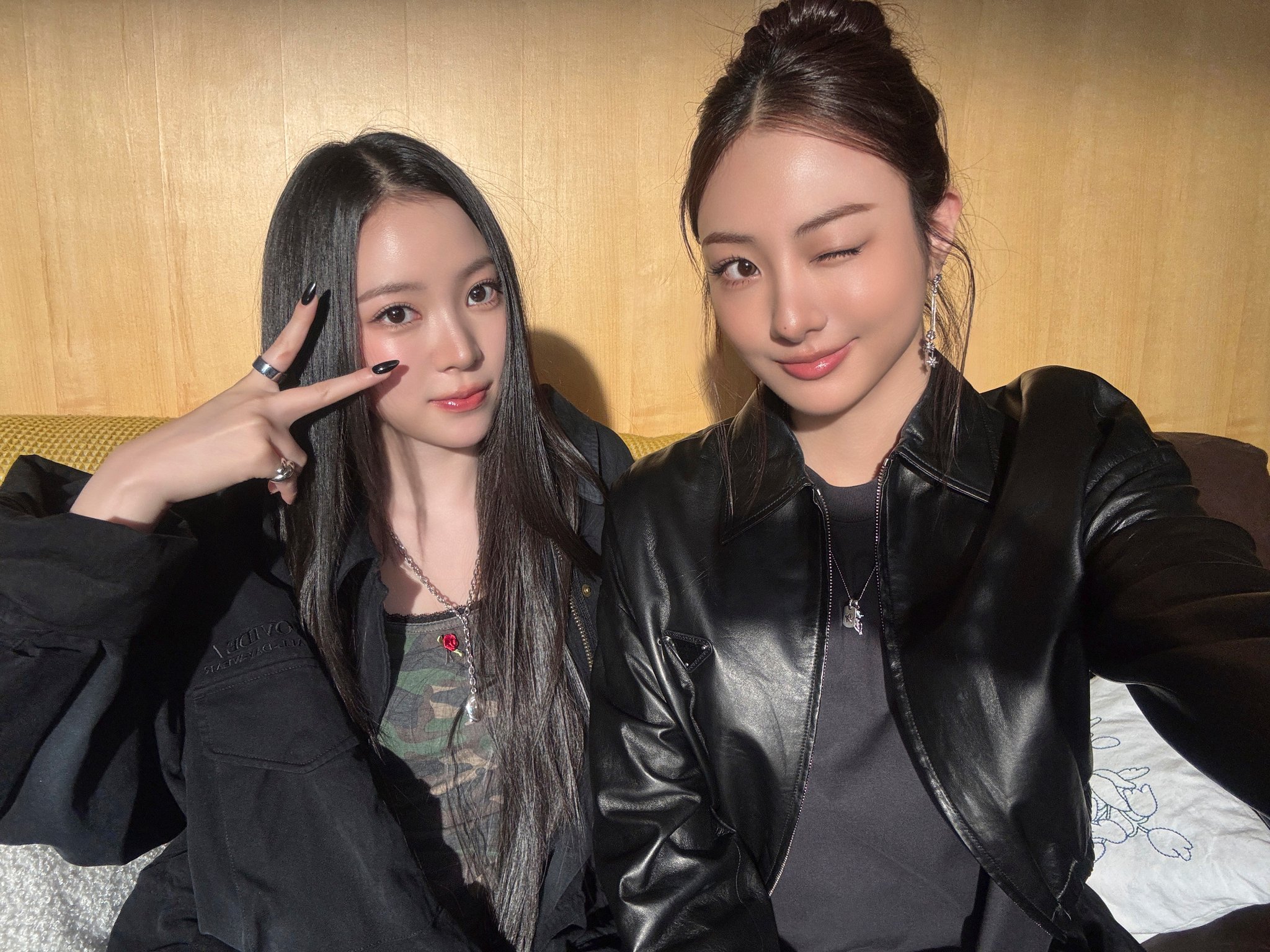 G5JN3bXb0AANf-1?format=jpg&name=large