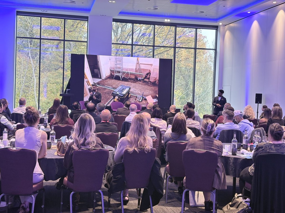LollyB79's tweet photo. @SmileClinicGrp told some very interesting tales of their journey to success!
#adgconference2025 https://t.co/oiP3frxx5d