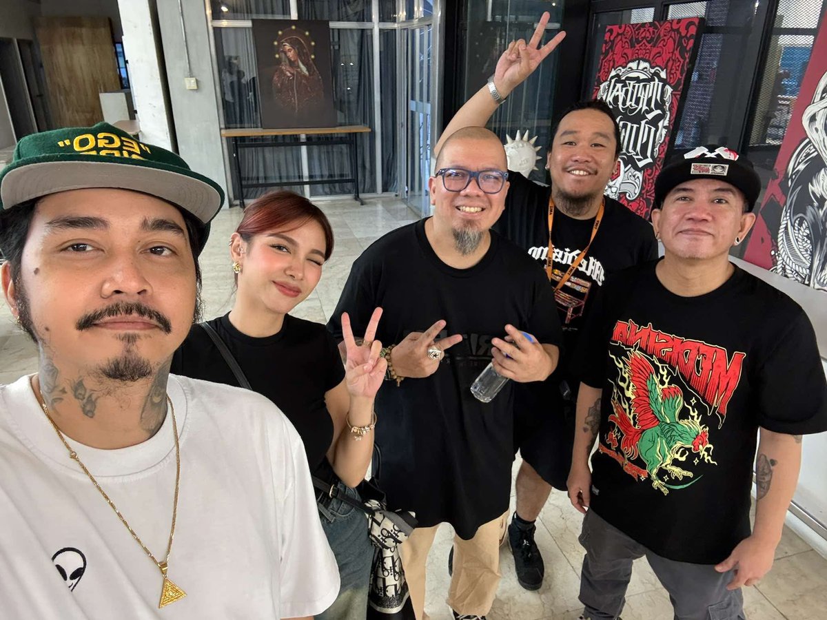 Dumalaw kami sa Tribal Gear ofc nung isang araw. Naghanda kaming konte bago pakawalan ang kanta. 🌹