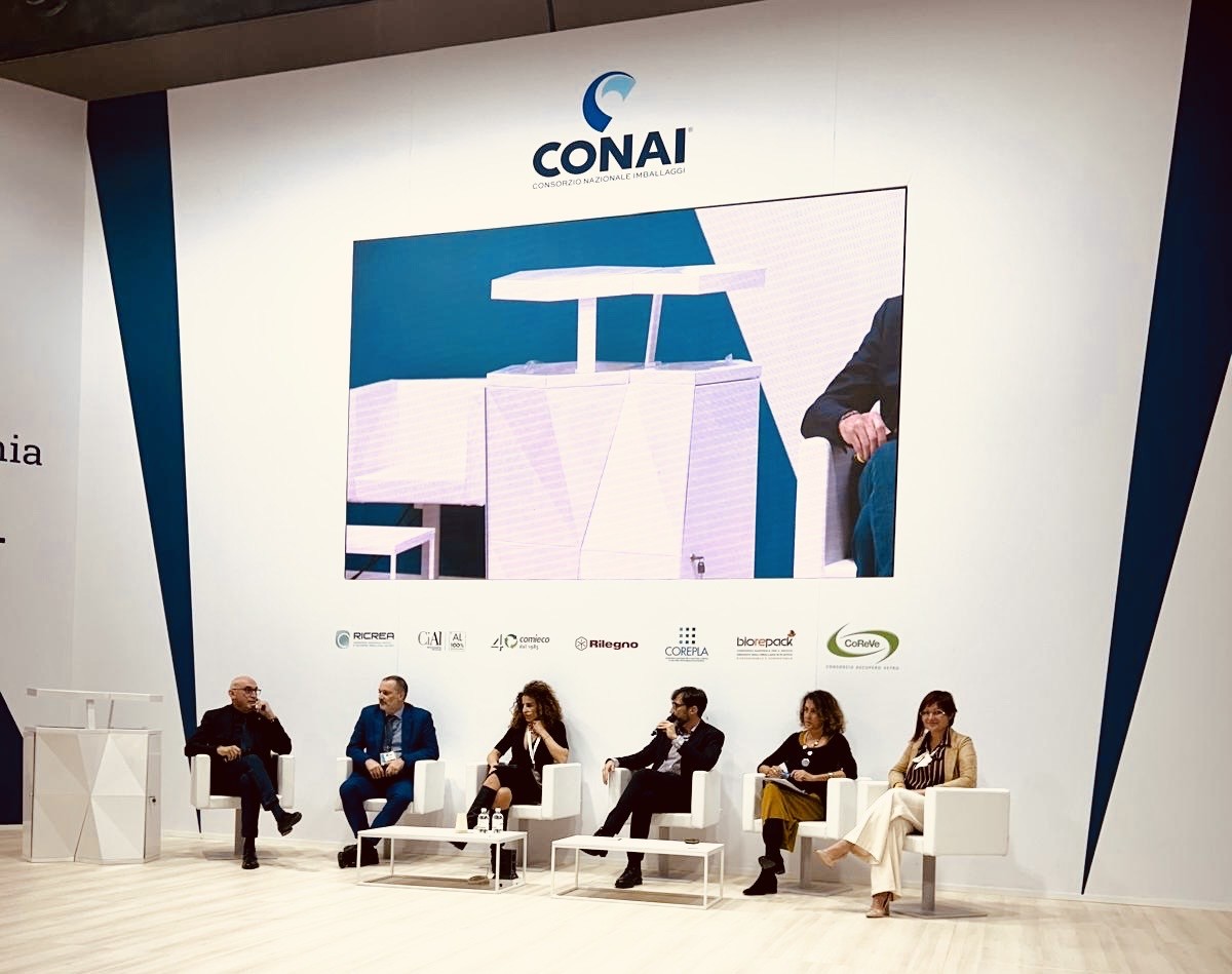 Presentato ieri a #Ecomondo25 “Freeze the Waste”, il progetto realizzato in collaborazione con POLIdesign e la Scuola del Design del <a href="/polimi/">Politecnico di Milano</a> che è entrato nel programma Sostenibilità Now26 di <a href="/milanocortina26/">Milano Cortina 2026</a>.

Scopri di più: conai.org/notizie/conai-…