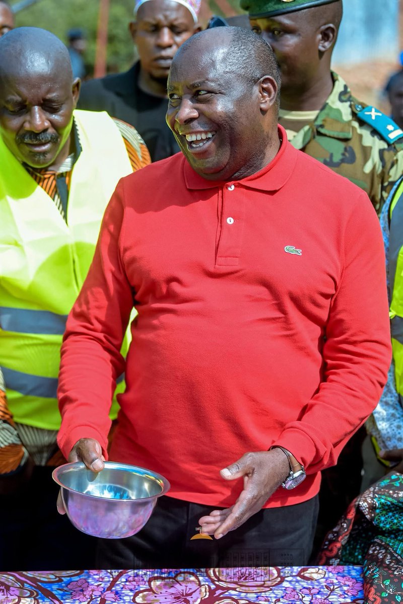 Abarundi barayamaze bati #ukuri guca #muziko ariko ntigusha. Barongeye bagira bati #ukuri #kurababaza. Iyo wumvise <a href="/FOCODE_/">FOCODE</a> <a href="/pnininahazwe/">Pacifique NININAHAZWE 🇧🇮</a> , <a href="/ParcemBurundi/">parcem</a> #Faustin_Ndikumana bariko baratuma umukuru w'igihugu avuga ayamuhe, menya neza ko baba bakubise ahababaza.
#Igihugu_si_cana