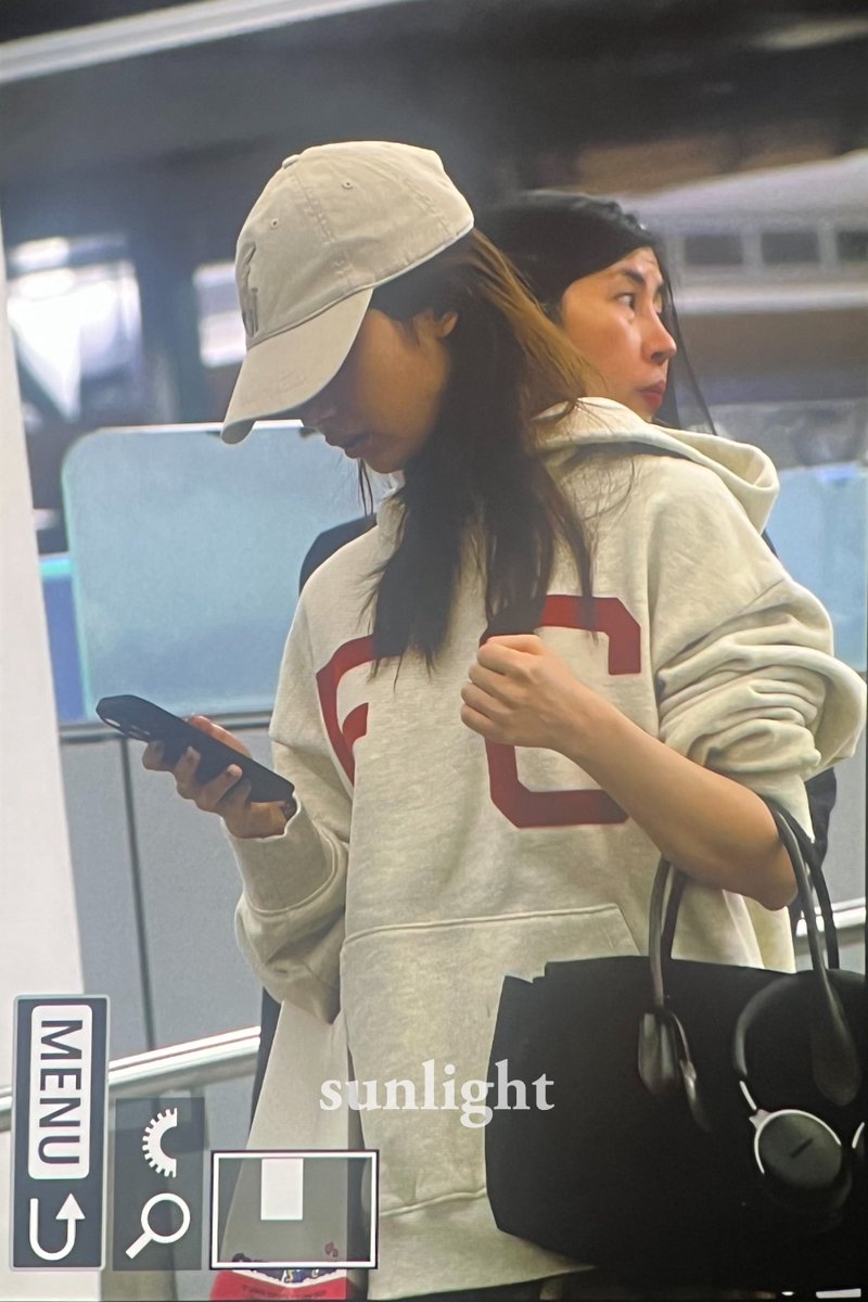 251107 MEL pre

긴 여행 하느라 고생 많았어! 내일부터 공연 파이팅✊

#트와이스 #TWICE #사나 #SANA #サナ