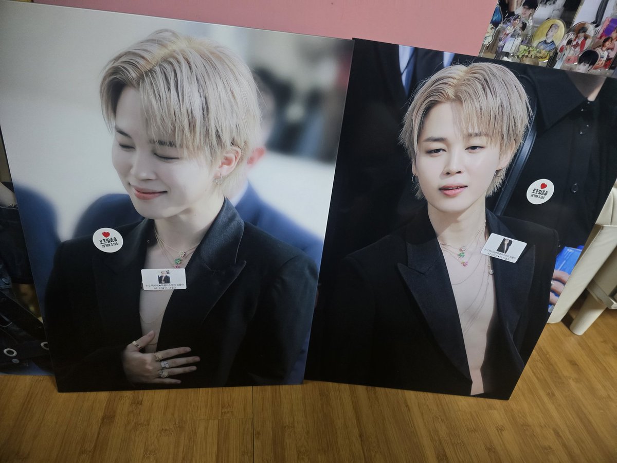 <a href="/FABULOUSBOY_JM/">패뷸러스 보이</a> 
액자가 드됴 와써욧~~
디올왕자님 포기못하죠~  어디에 둬야 이 미모를 더 빛나게 할지 고민좀 해봐야겠어욧~   
아 박지민 겁내 이뿌댜!
A0사이즈로 사고싶었는데  선택지에 없어서 못내 아쉽네욧ㅎ