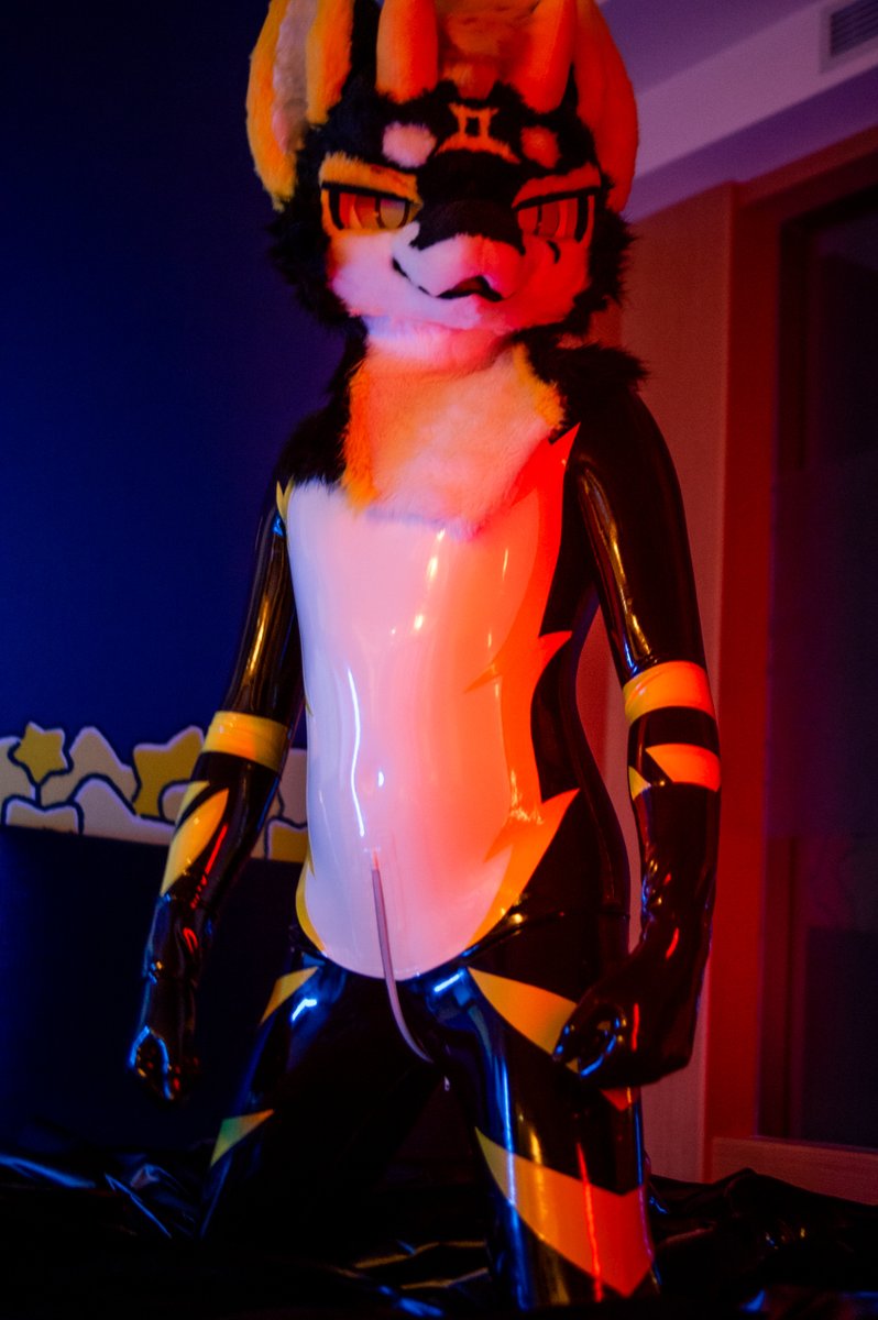 めちゃくちゃにしたいの 全部
キミの身体 心も
なぶリつくしたいの 全部
キミの___をちょうだい

📷<a href="/Bin_Tiger/">tigerbin AKA 夢想成為陶大知的男子</a>