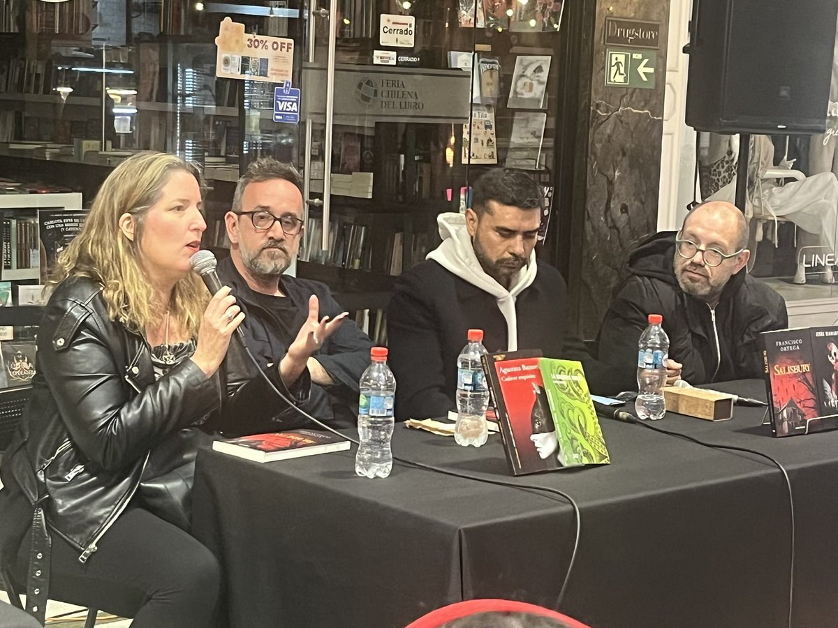 Mardues21's tweet photo. Oiga, qué buen conversatorio sobre los miedos, el horror y la imaginación en la literatura fantástica, junto a Agustina Bazterrica, Luciano Lamberti, Francisco Ortega y Jesús Diamantino @nuevaaltamira https://t.co/rMjxsVKlgm