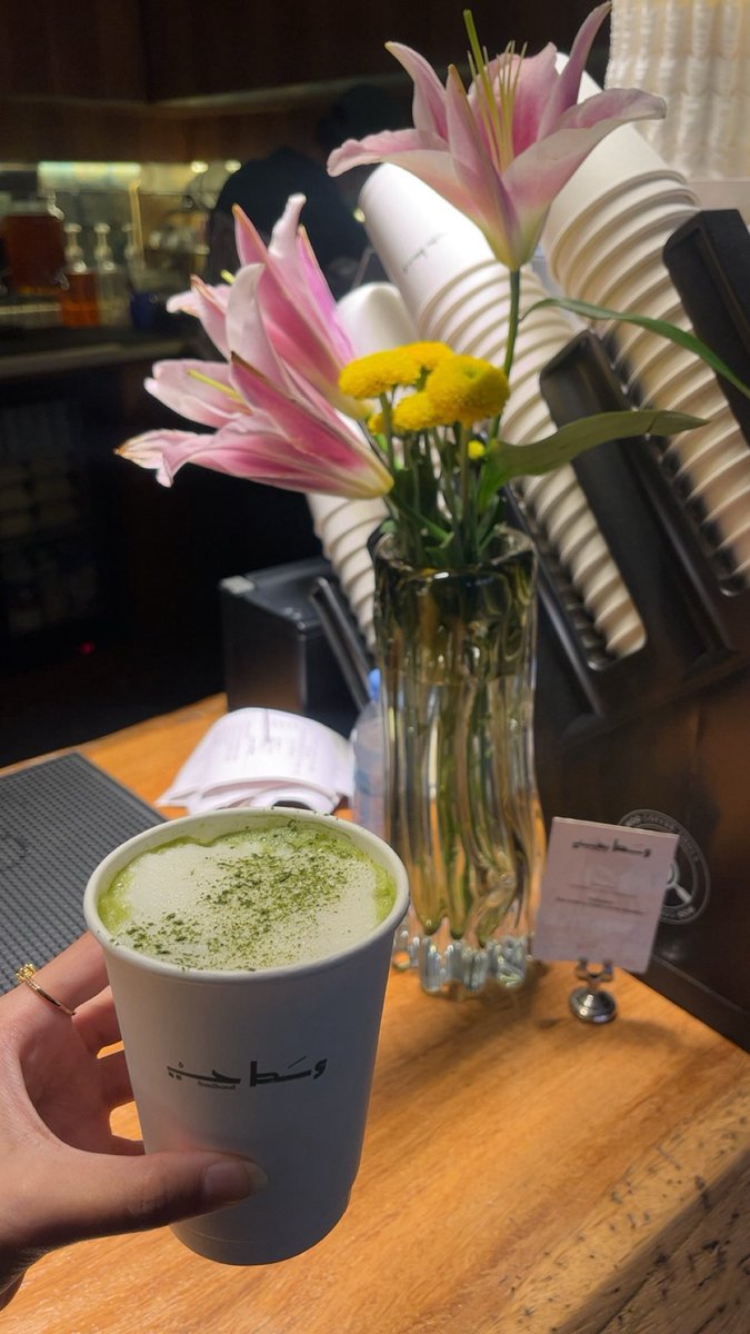 sr6ri1's tweet photo. 🤍🪄🍵🌷 https://t.co/i4kbTCRN1G