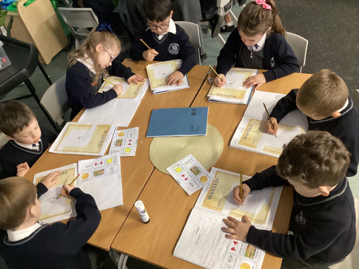 Misswalsh1_'s tweet image. #class12 have created a wanted poster for our monster. We came up with some fantastic adjectives to describe Nibbles. @Year1Monksdown