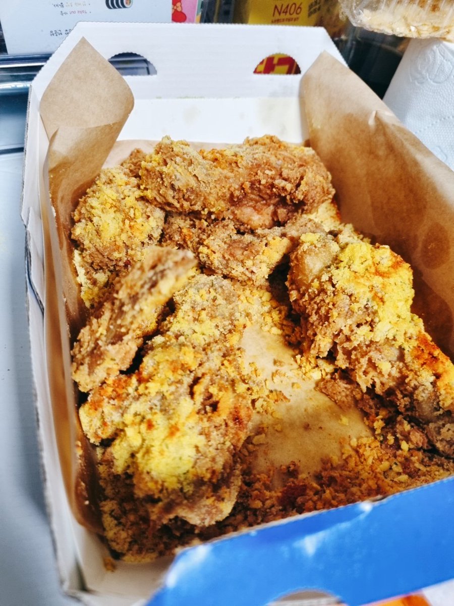 오늘의 치킨데이 버터크런치~