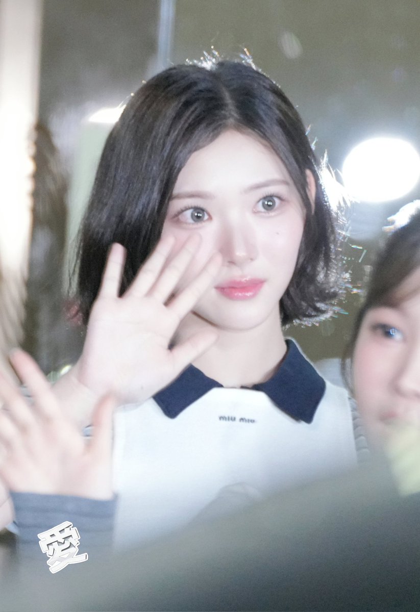 http__38's tweet image. 251107 뮤뱅 퇴근
#하츠투하츠 #하츠투하츠지우 #최지우 #지우 #하투하