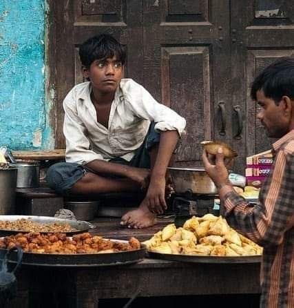 PGnanaselvan1's tweet image. *எல்லாத்தையும் சமாளிச்சு இருக்கான்னு சொல்லாதீங்க.*
எல்லாத்தையும் தாங்கிட்டு இருக்கான்னு சொல்லுங்க.
ரெண்டு அர்த்தமும் வேற வேற..