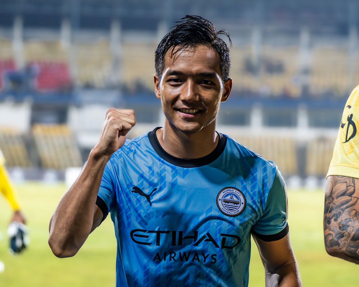 MumbaiCityFC's tweet image. Post-match pictures just for you, मंडळी 😁🩵

#MCFCKBFC #AIFFSuperCup #AamchiCity 🔵