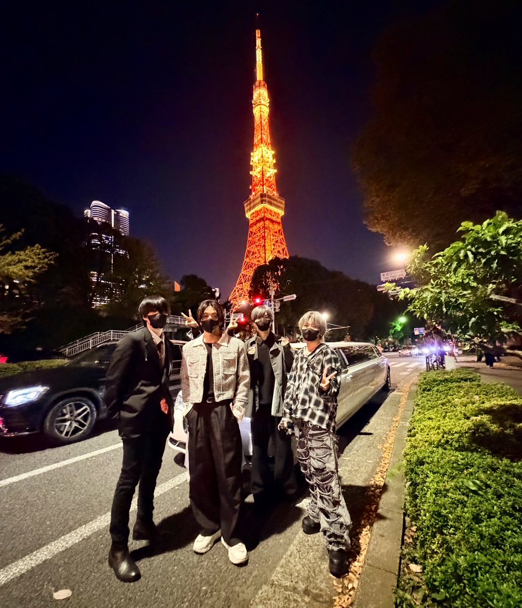 女子研究大学 アクリルライトアップスタンド 【ニキ・しろ・りいちょ