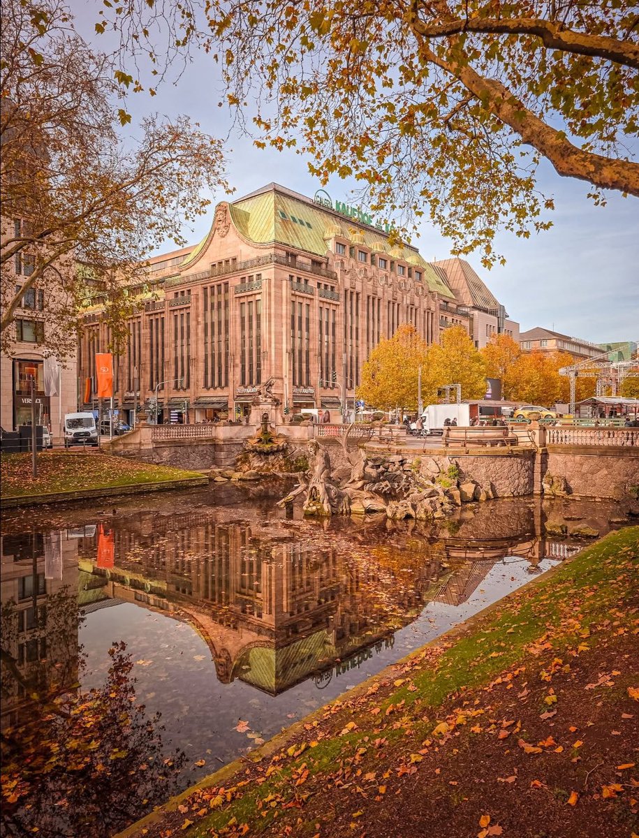 macroschema's tweet image. Autumn can be so pretty in German cities 

As long as there is no rain  ;)
