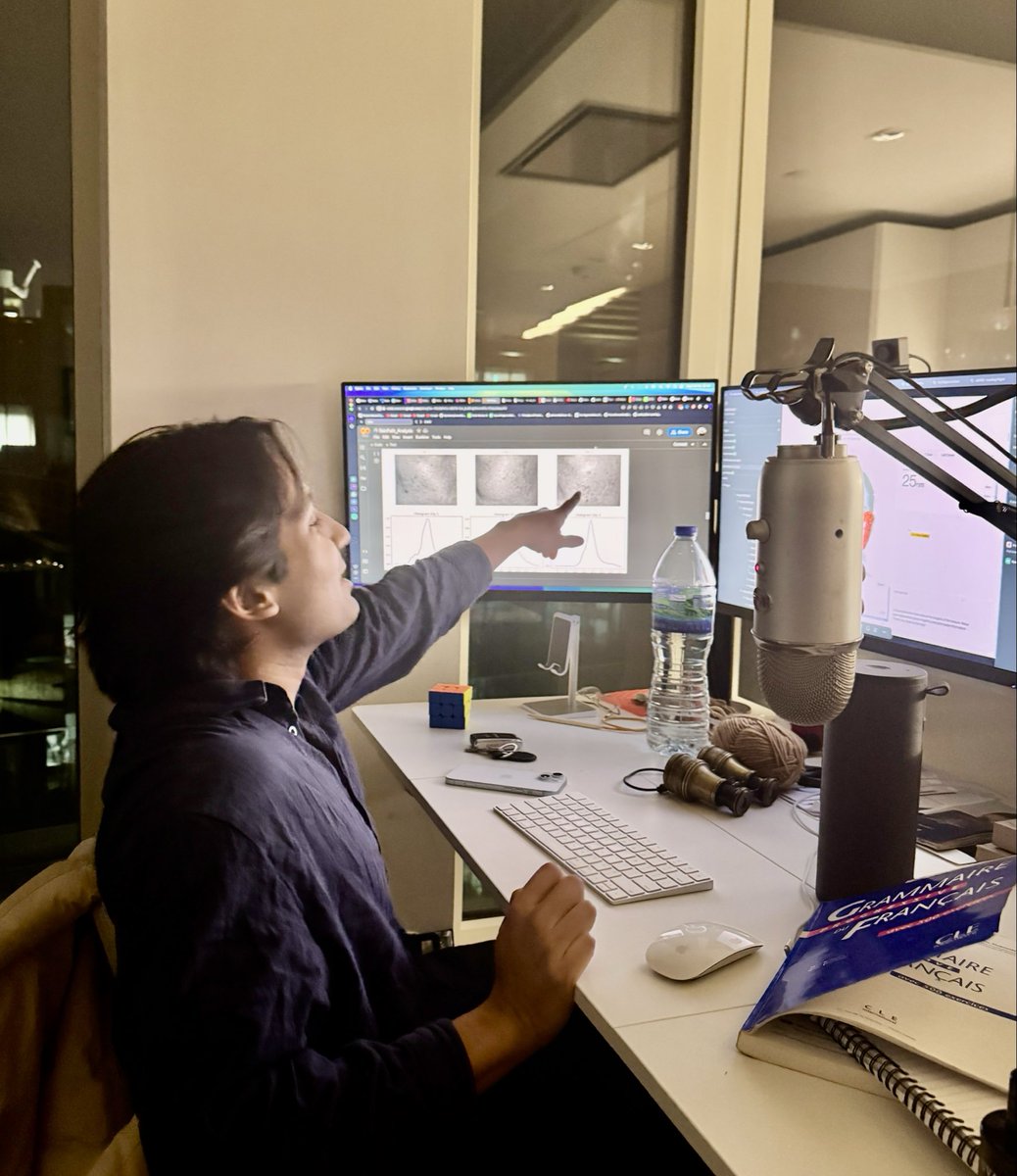 leoolsn's tweet image. The QOVES story?

There are 2,000+ studies mapping facial indicators of attractiveness.
Most clinics reference none.

@qovesstudio was built to change that: A platform that turns facial aesthetics into data-driven, science-backed decisions.

(In the photo: @shvfee and I in early…