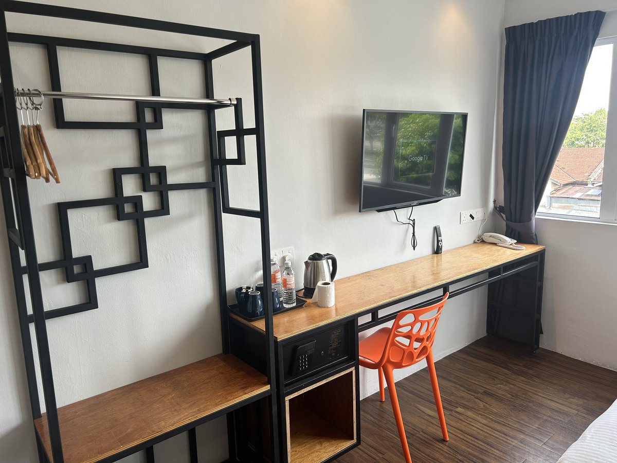 Staythcom's tweet image. #โรงแรมสุดคุ้ม Super 8 Hotel Alor Setar agoda.com/partners/partn… เป็นโรงแรมใหม่ และอยู่ใกล้กับ Aman Central และ Alor Setar Tower และใกล้กับ Kedah State Art Gallery ใจกลางเมือง Alor Setar สามารถเดินจากที่พักไปยังห้าง และร้านอาหาร คาเฟ่ ได้เลยไม่ไกลมาก #alorsetar #hotel #kedah #มาเล
