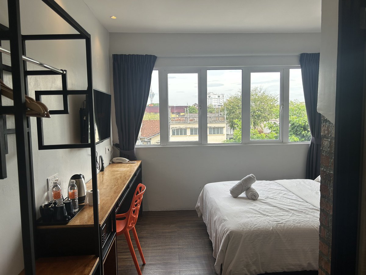 Staythcom's tweet image. #โรงแรมสุดคุ้ม Super 8 Hotel Alor Setar agoda.com/partners/partn… เป็นโรงแรมใหม่ และอยู่ใกล้กับ Aman Central และ Alor Setar Tower และใกล้กับ Kedah State Art Gallery ใจกลางเมือง Alor Setar สามารถเดินจากที่พักไปยังห้าง และร้านอาหาร คาเฟ่ ได้เลยไม่ไกลมาก #alorsetar #hotel #kedah #มาเล