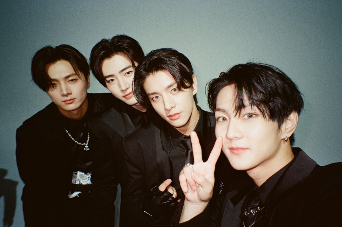 THEHYPELABELS's tweet photo. ㅤㅤ
𝐇𝐘𝐏𝐄 𝐃𝐚𝐧𝐜𝐞 𝐑𝐨𝐨𝐦
📸 Create The Moment
——————————————
ANHYPEN - Bad Desire

▶️ https://t.co/SJ8JtQPmOU

#HYPEDanceRoom
#ANHYPEN #BadDesire
ㅤㅤ https://t.co/BUM3p1cWVr