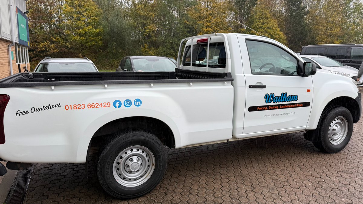 CarlyPressLtd's tweet photo. Our large-format team have been busy installing vinyl van graphics for another long-standing local business @WadhamFencing 

We can’t wait to see these out and about on the road! 🚚 https://t.co/rR0VAkneRh