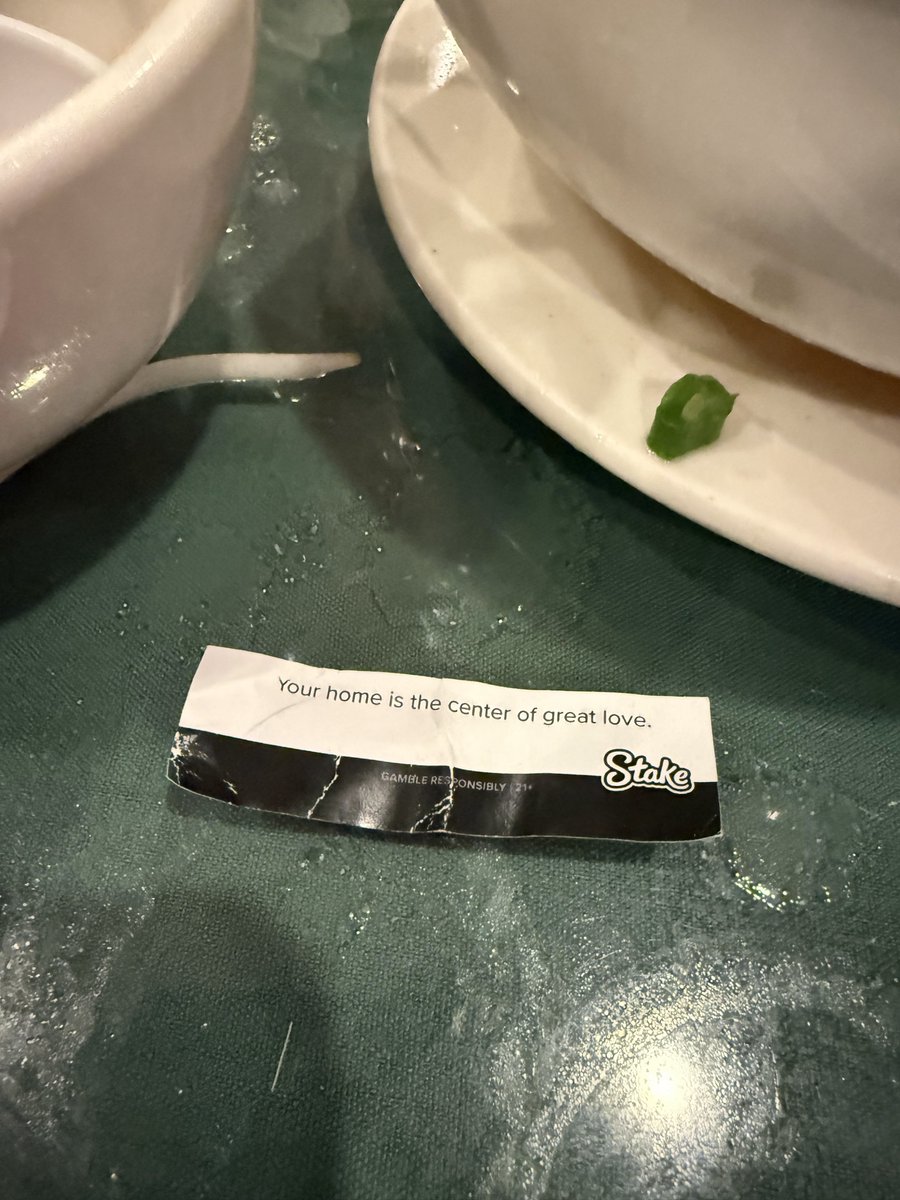 asherwd's tweet image. opened this and now my cookie’s trying to gaslight me into thinking my WiFi bills are romantic