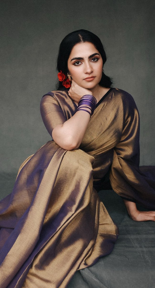 INDACTRESSPIC's tweet image. Saree Draping is an Art

#RukminiVasanth 
#KantaraChapter1