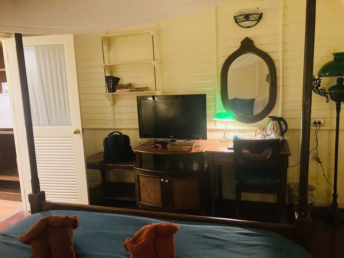 Staythcom's tweet image. #รีวิวที่พักสุดคุ้ม โรงแรม Buddy Lodge Hotel agoda.com/partners/partn… ตั้งอยู่บนถนนข้าวสาร ใกล้กับร้านแมคโดนัลด์ มีตู้เย็น ร่ม ไดร์เป่าผม #ข้าวสาร #khaosanroad #bangkok #กรุงเทพ #เที่ยวกลางคืน #thailand #ประเทศไทย