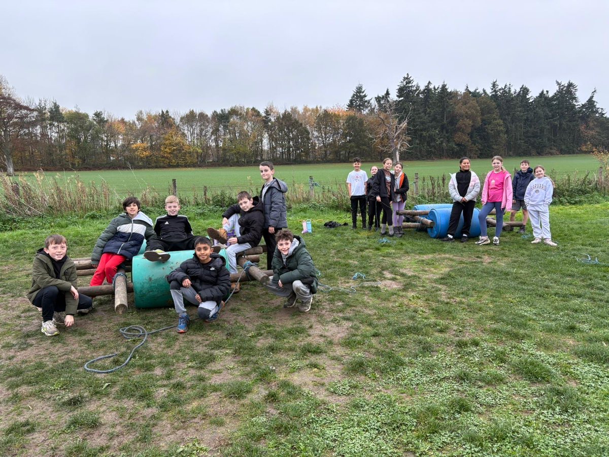 BarnfieldsPS's tweet image. Final activities!! Groups 1 and 2 have built some sturdy (and VERY fast) buggies, Group 3 have been braving the tunnels  and Group 4 have been scaling the Gladiator Wall!! Hot dogs for lunch imminently 🌭 and then homeward bound!!