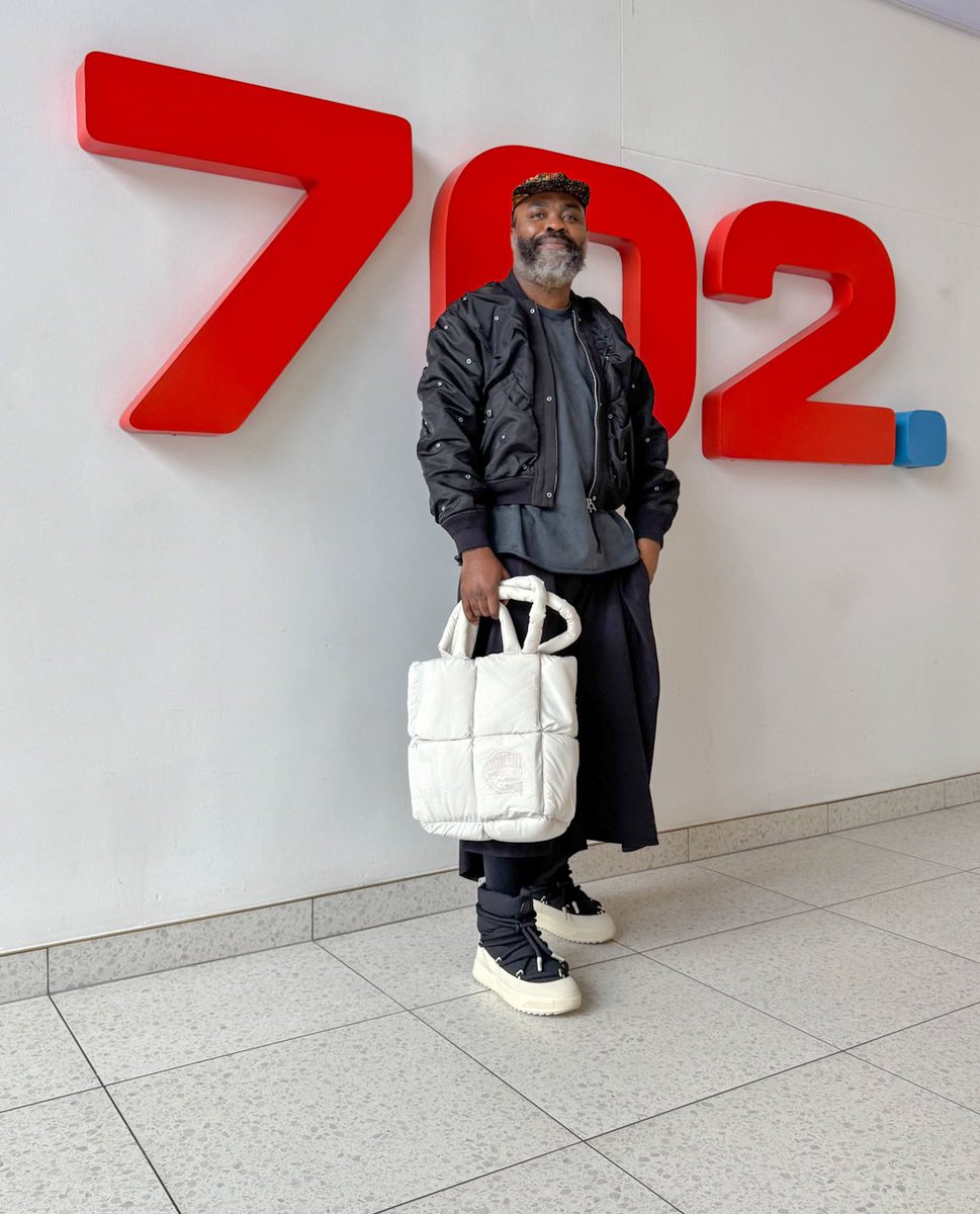 back at it in SA, interview on <a href="/Radio702/">702</a> w/ <a href="/RelebogileM/">Relebogile Mabotja</a> speaking #songstosavour — investigating the memory of songs w/ <a href="/CastleMilkStout/">Castle Milk Stout</a> 

will also do a short live studio performance