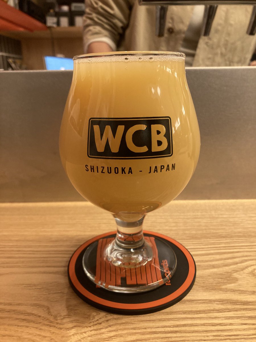 nrm69's tweet photo. 日帰り出張疲れた…
WCBのHazy IPAが沁みる(酔う) https://t.co/shNbRCREBo