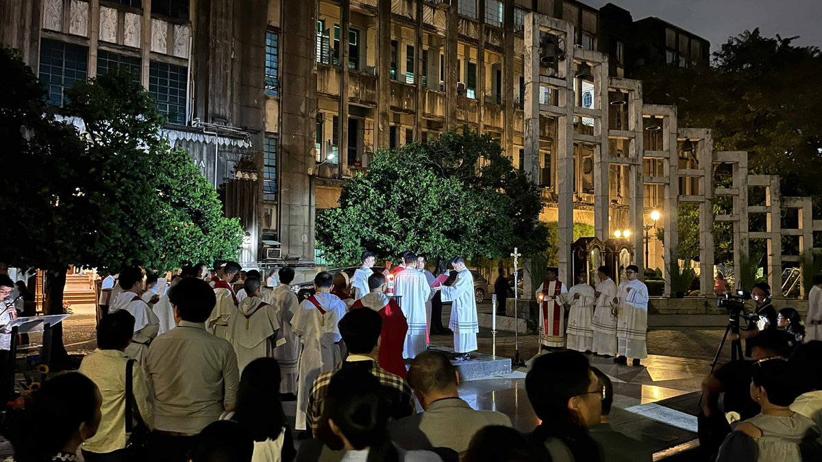 NOW: Fr. Jayson Gonzales, O.P., of the Priory of St. Thomas Aquinas leads the candle-lighting ceremony to commemorate the Feast of the Thomasian Martyrs at the Martyrs’ Monument.