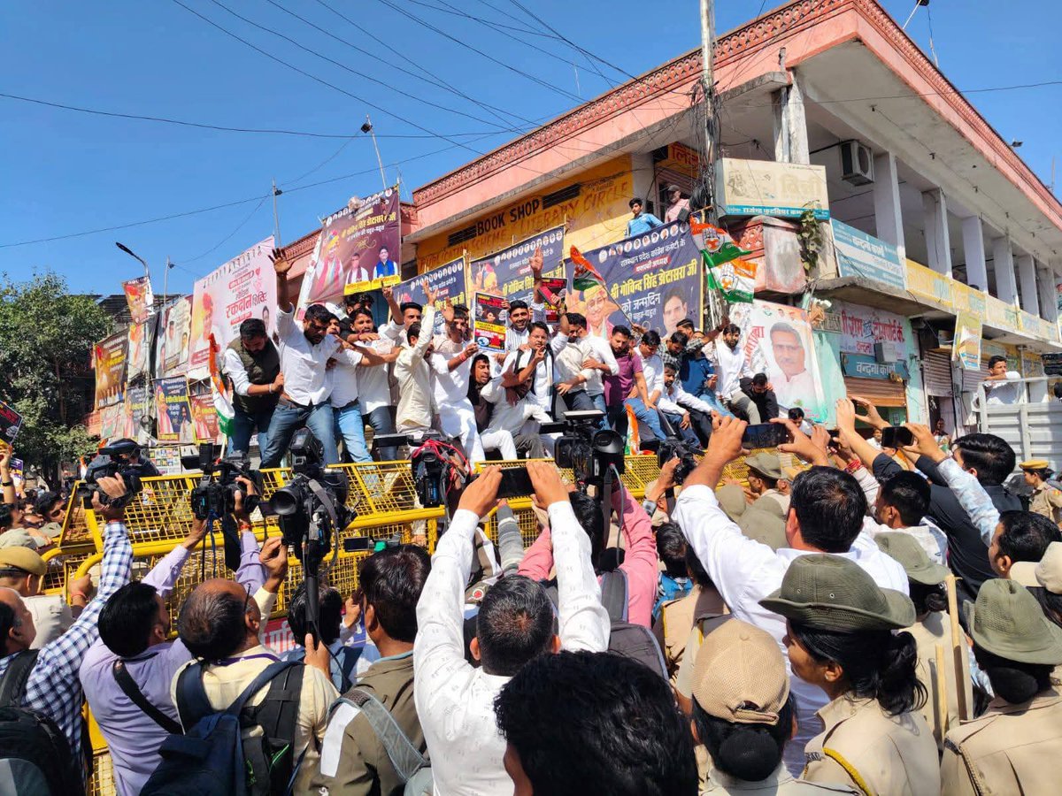 Chandraveer0144's tweet image. BJP–EC की वोट चोरी और चुनाव चोरी के खिलाफ राजस्थान युवा कांग्रेस के हल्ला बोल प्रदर्शन में शामिल हुआ।

चन्द्रवीर सिंह 
प्रदेश सचिव, युवा कांग्रेस राजस्थान 

#HallaBol #votechorgaddichhod #YouthForDemocracy 
 #वोटचोर #वोट_चोर_गद्दी_छोड़