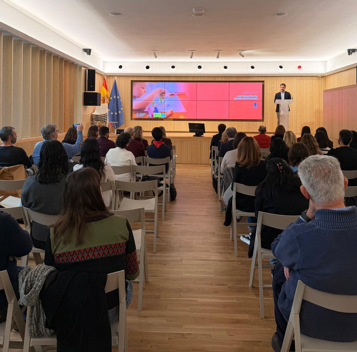 El pasado miércoles 5 de noviembre celebramos la jornada MADRID CON LA INFANCIA. 
❤️ Gracias a quienes nos acompañasteis. 
🎙️ Gracias a las instituciones, expertas y entidades sociales que nos han inspirado a seguir avanzando para cambiar vidas.
#GarantíaInfantilEuropea