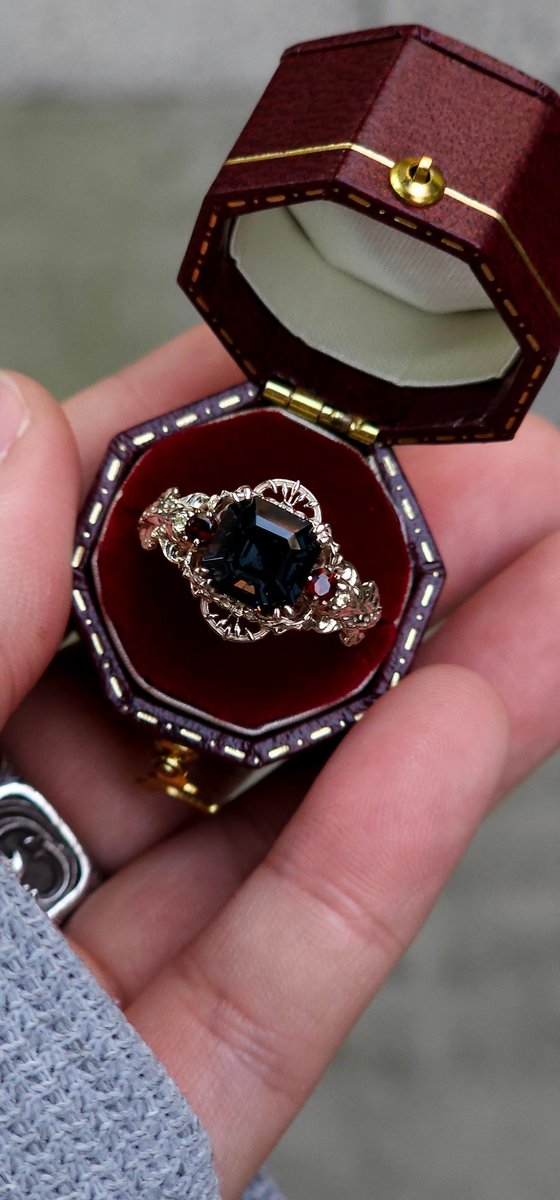 히
히
이거보세요
짱이죠,,,