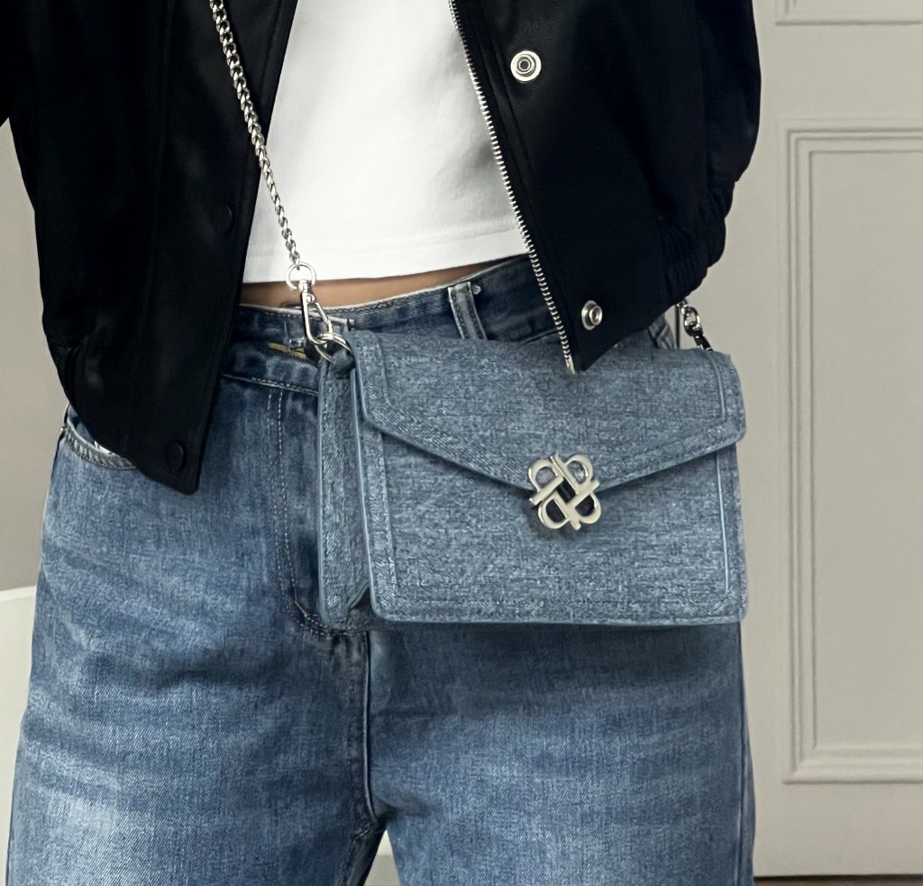 itfeelstory's tweet image. ใบนี้เลย สวยหรูดูแพงมาก less is more แบบใช้ได้ทุกวัน สีเดนิมคือสวย timeless จะแมชน่ารักๆ หรือจะแมชเท่ๆ ก็สวย perota แบรนด์ไทยที่คุณภาพถึง หนังดี อะไหล่ก็แข็งแรง ใช้ได้หลายปีเลย