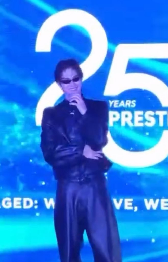 จ๊าบบบเกินนน ไบร์ทแต่งตัวเท่มากกก จี๊ดสุดในงานละคนนี้ 

#Prestige25xBRIGHT
#PrestigeParty2025
#PrestigeSG
#bbrightvc <a href="/bbrightvc/">bright</a>