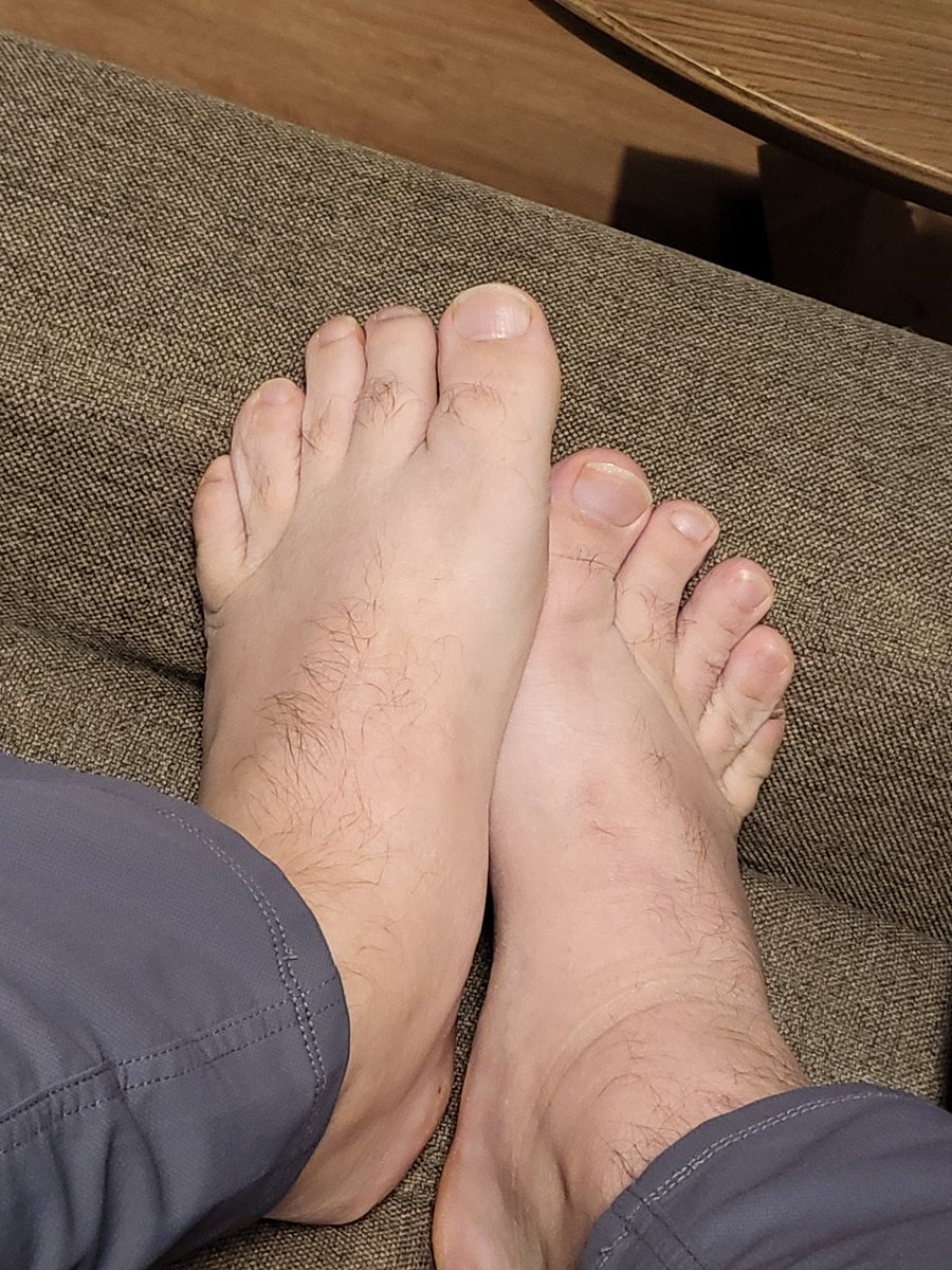 Lefty10ff's tweet photo. Just chilling before going to work. https://t.co/k4XheqlMoh