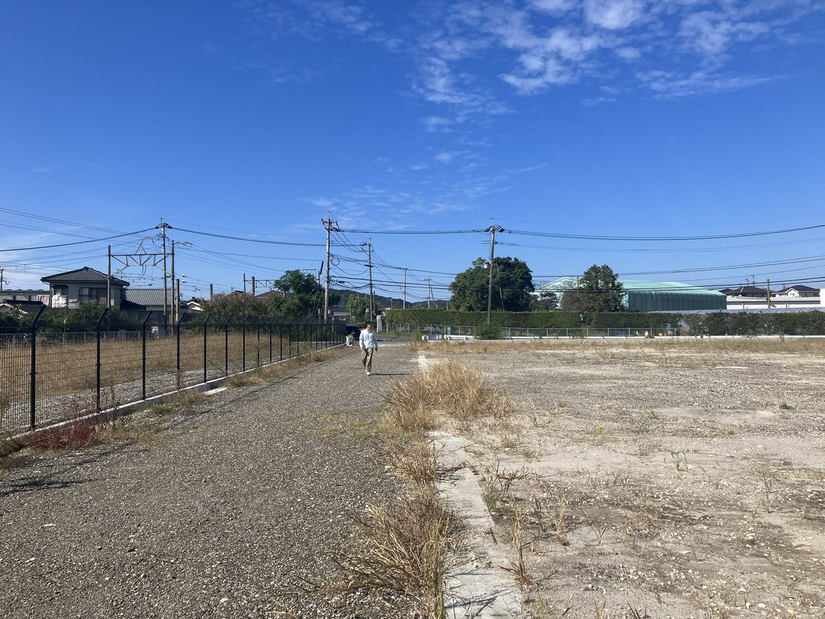 fukushi_uragi's tweet photo. 児童養護施設の打ち合わせで鹿児島へ。
事業主との打ち合わせ、敷地確認、市役所での事前相談等を行いました。鹿児島空港には車椅子で入れる足湯があります。
#日比野設計　#福祉施設研究所　#hibinosekkei #fukushiken #鹿児島　#児童養護施設　#打ち合わせ　#敷地確認　#開発設計 https://t.co/qYOJm9GvbC