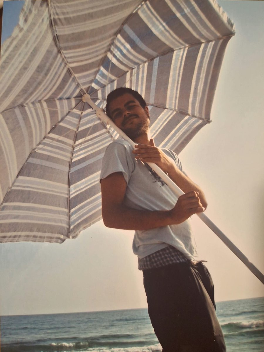 Costa molt dir això. El dolor és immens. La tristesa fondíssima. En Jordi Sanglas, l'amic des del principi i escriptor de “100.000 candeles” ha mort aquesta nit.

Espera’ns allà on siguis, amic.