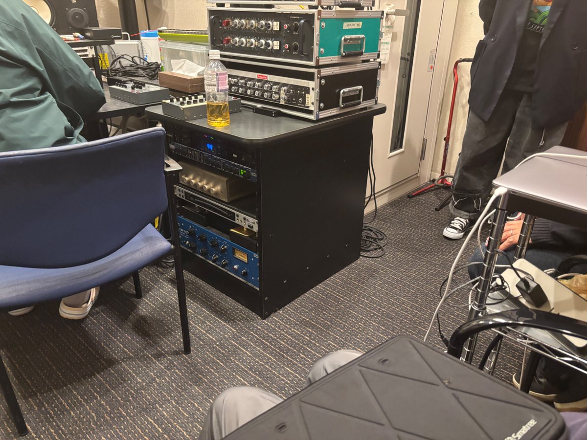 マスタリングしてもらって完パケしたーーー！！年内にもう一曲出せそうです