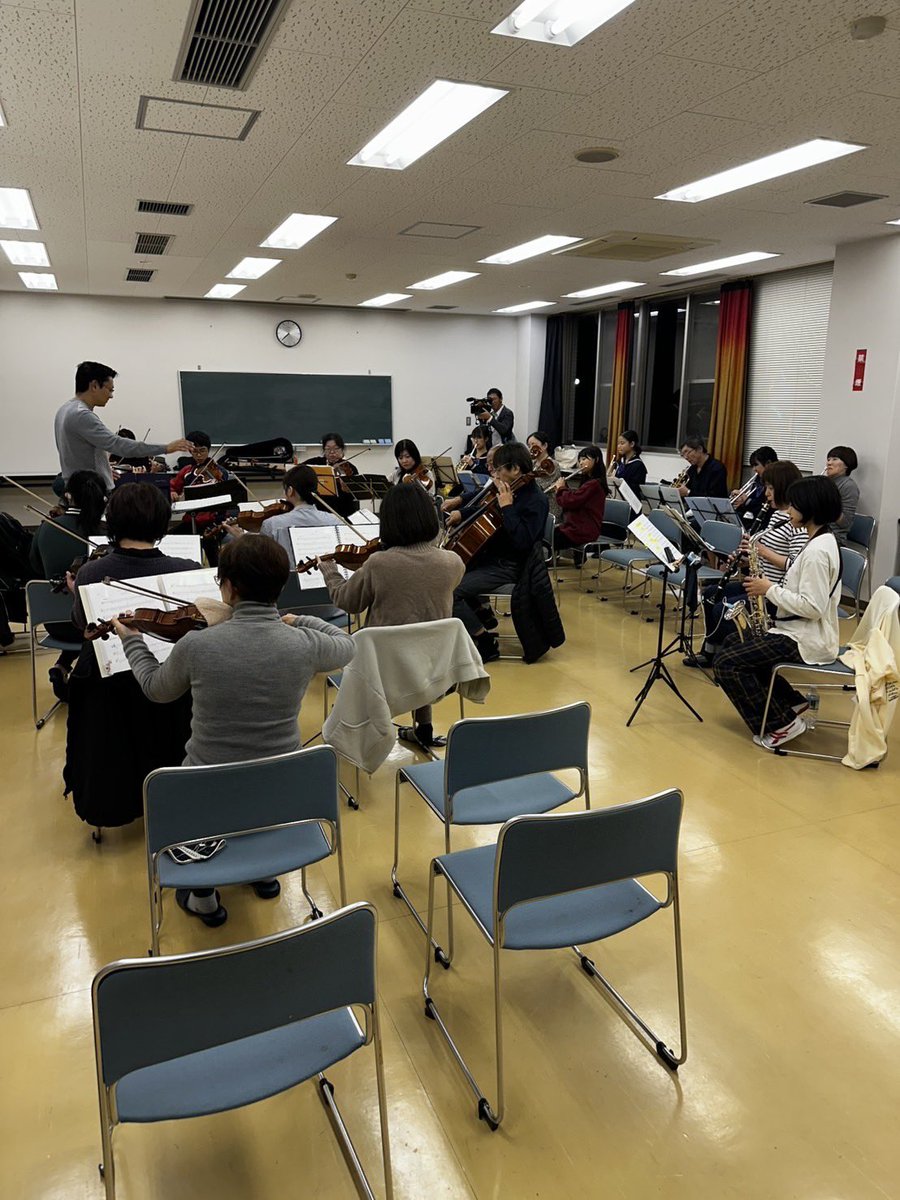 【11/9 #OEK七尾定期】
明後日は七尾定期公演！ 本日は共演する #七尾っ子オーケストラ の皆様と碇山マエストロとのレッスンがございました。七尾文化協会委嘱作品「若松祐子：扉〜祈りの向こうに」を演奏いたします。お楽しみに♪
▼公演詳細・チケットはこちら
oek.jp/event/7191-2