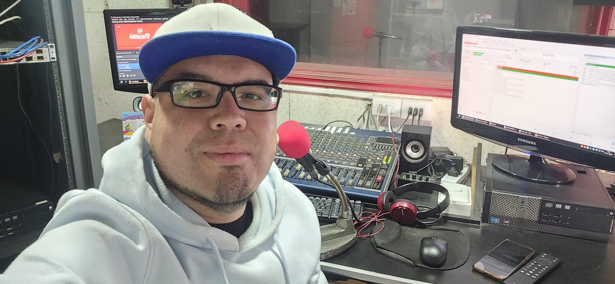 Acá estamos, en el templo del trabajo, celebrando 38 años de vida.

Gracias a Dios, mi familia, fraternidad, amigos y camaradas.

🤘🎙