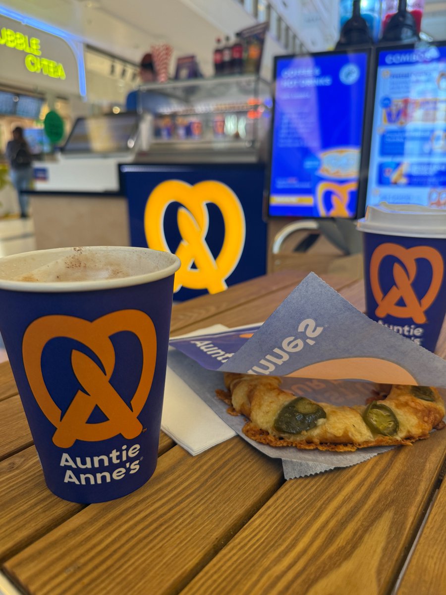 Pretzel lovers, meet your new coffee obsession ☕️ Auntie Anne’s has joined the Coffee Club which means 25% off our brand-new signature coffee crafted with Lincoln &amp; York at participating stores💛
