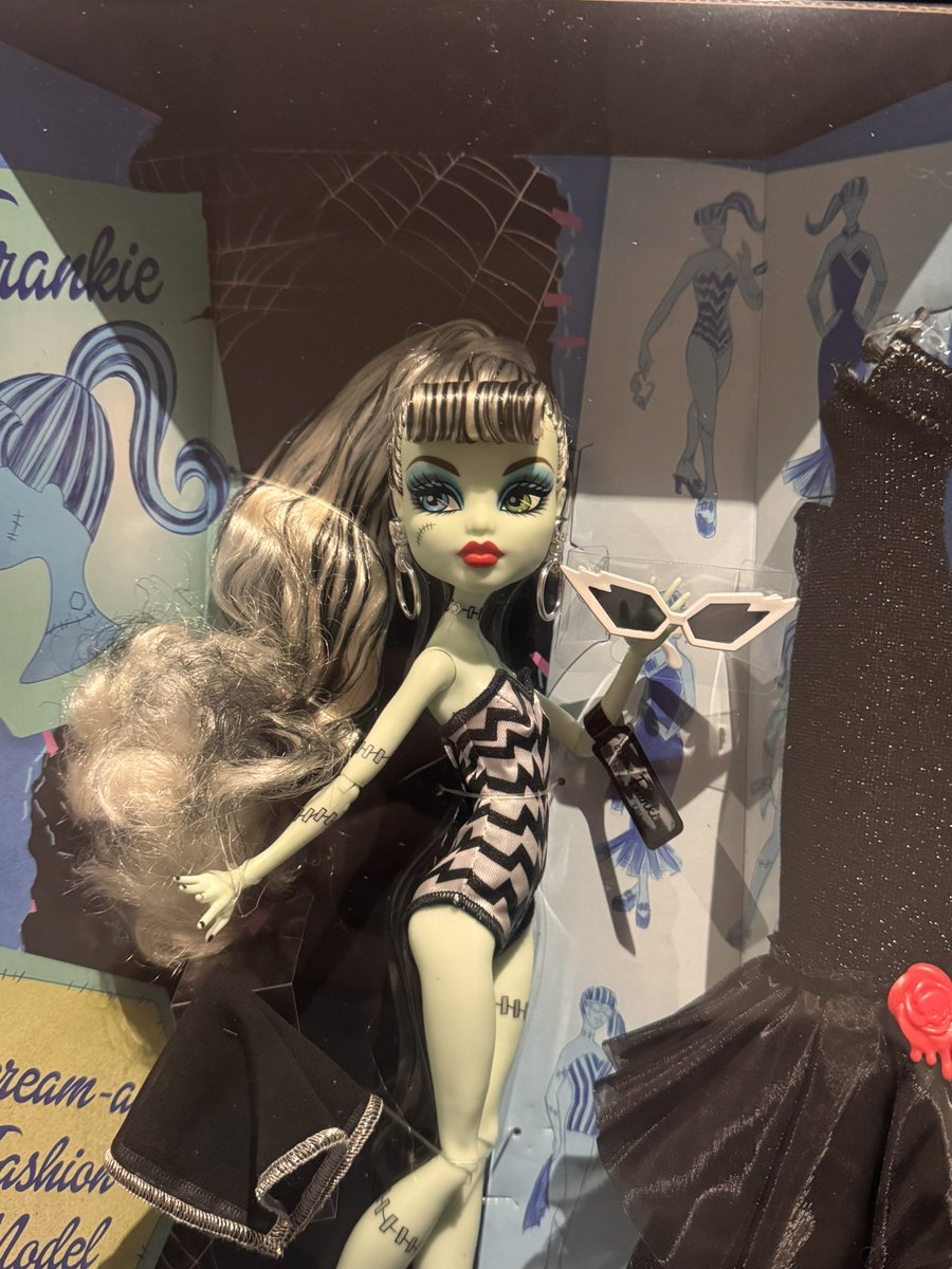 SweeetScreams's tweet image. today’s doll mail 😇