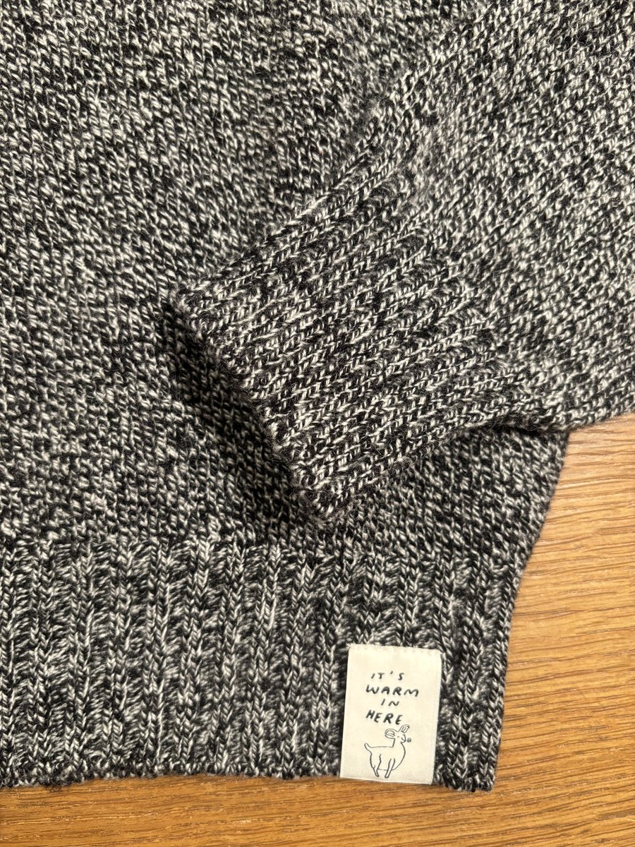 MANOAinter's tweet image. New Arrival🐐ottod‘Ame
黒グレーmixのメランジ感が可愛い！ベーシックなタートルネックセーターも、上質な素材感で日常をアップグレードして。カシミヤ94ウール5ポリウレタン1%のホールガーメント編で、ストレスフリーな着心地にふんわり癒されます🩶
¥64900
#ottodame #turtlenecksweater #cashmere