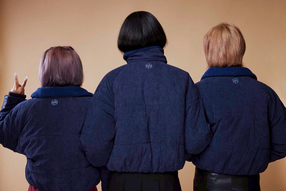 女王蜂 公式 on X