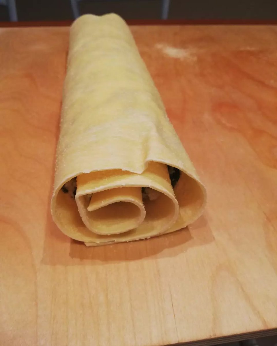 YourAbruzzo's tweet image. Che bontà la pasta “#AlluSparon”! Il nome deriva dallo “#Sparune”, il canovaccio ad anello che le donne usavano per portare sul capo la “#Conca” piena d’acqua. Tradizione e gusto d’#Abruzzo in un solo piatto!
📸IG katiabonamassa
#abruzzo #viaggioinabruzzo #ricetteabruzzesi